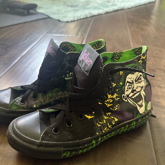 DC Comics ‘The Joker’ Chuck Taylor Converse All Star shoes - Picture 9 of 10